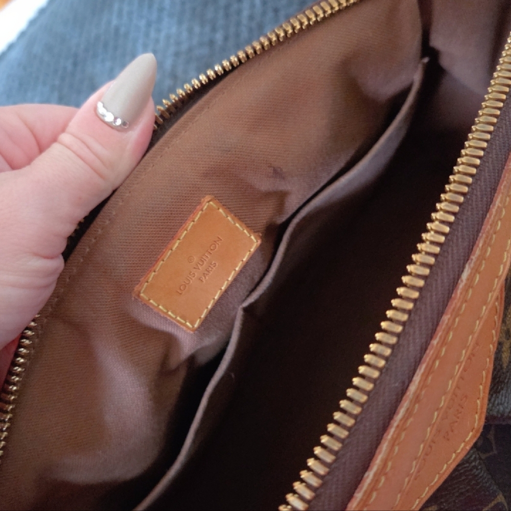 Louis Vuitton Brown Monogram Handbag - Picture 8 of 9